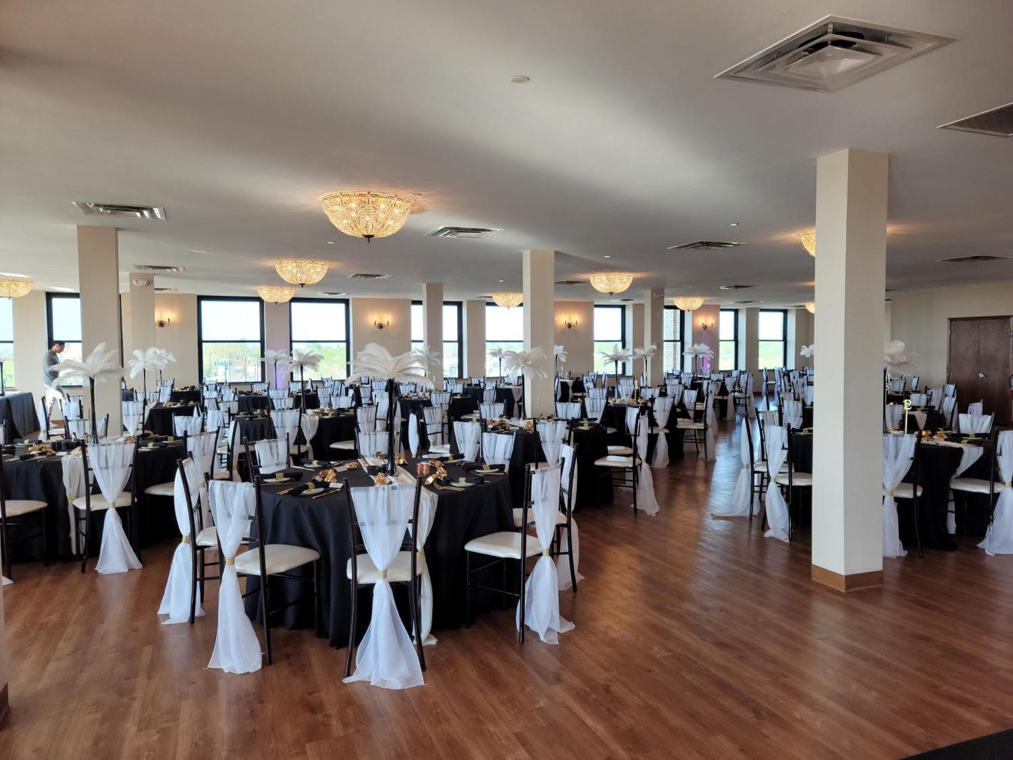 Ariel Broadway Hotel Lorain ภายนอก รูปภาพ